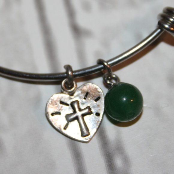 Beautiful silver cross Faith bangle bracelet with green stone charm - Picture 1 of 4